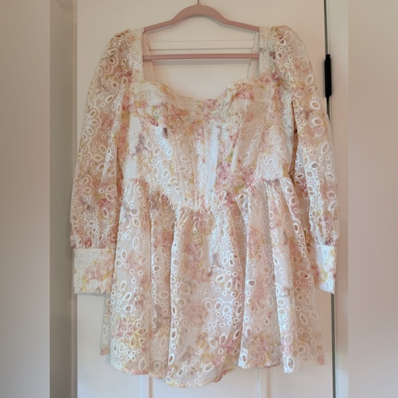 Brand: Bardot
Bardot Women's Lila Flounce Dress. Size 10/XL - Picture 7 of 8